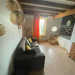 La Porte Chamarree... Bed & Breakfast Saint-Nicolas-de-la-Grave